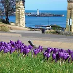 Orchard House - 4 Bed Holiday Home - Central Scarborough